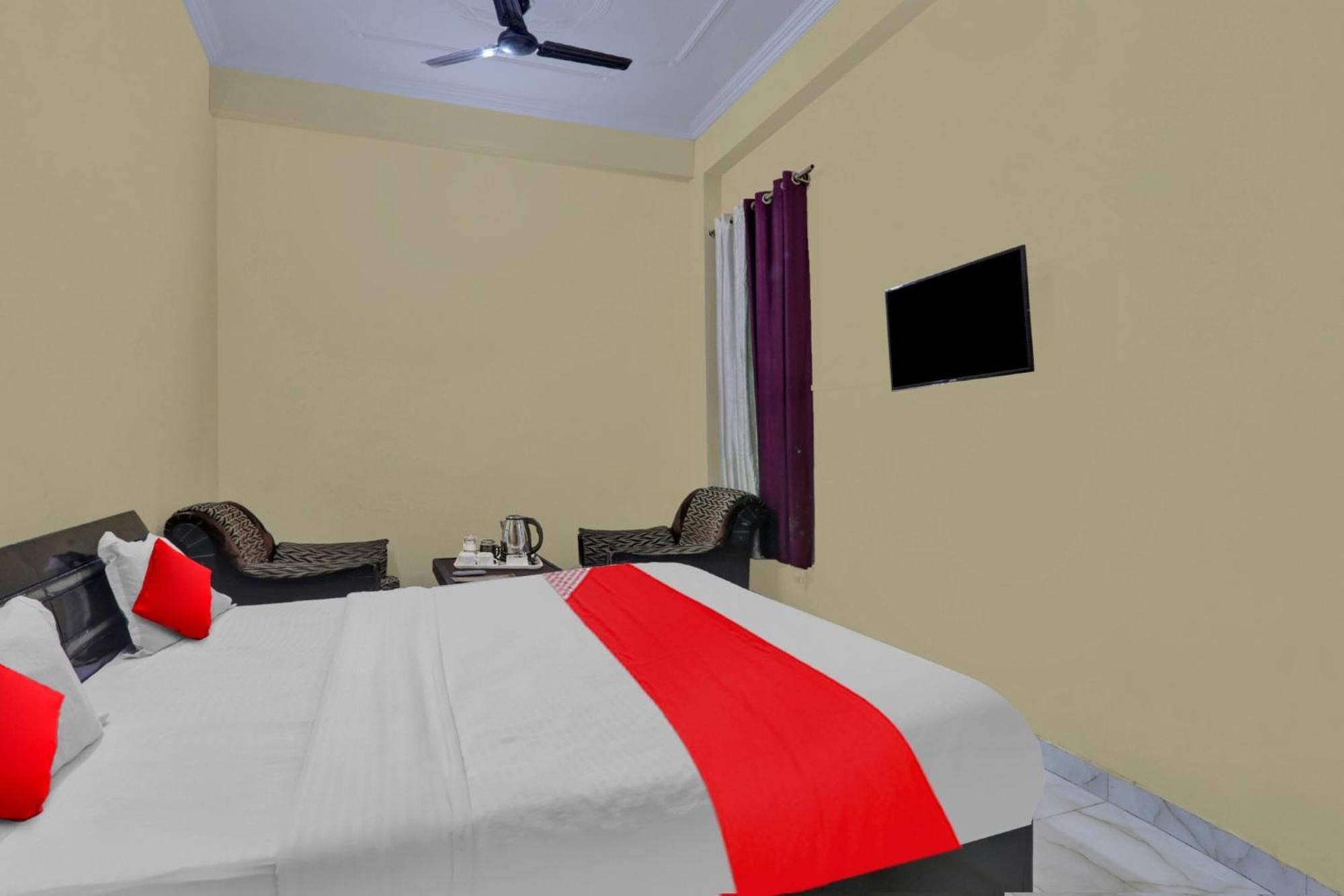 Super Hotel O New A V Hospitality Chinhat Exterior photo