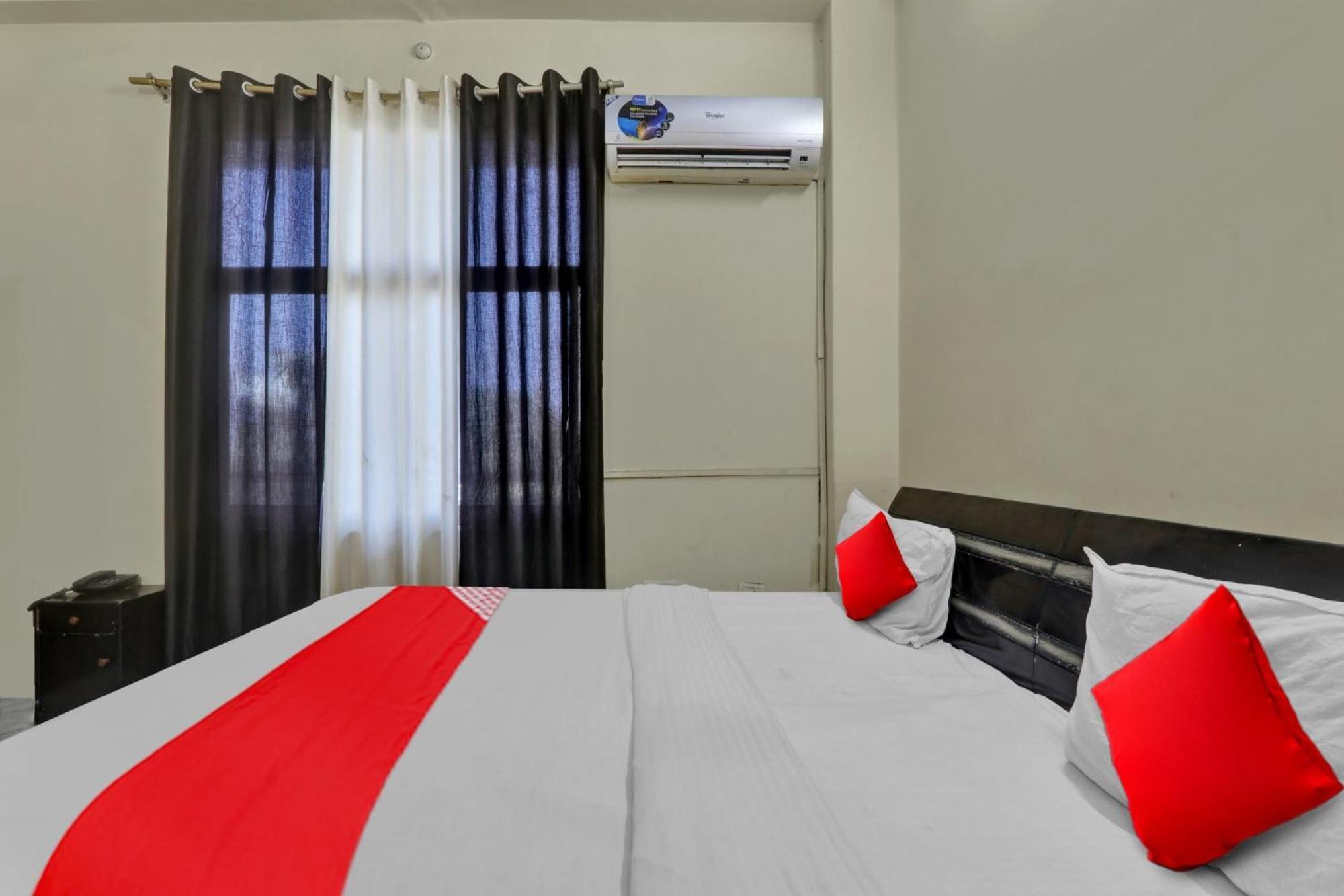 Super Hotel O New A V Hospitality Chinhat Exterior photo