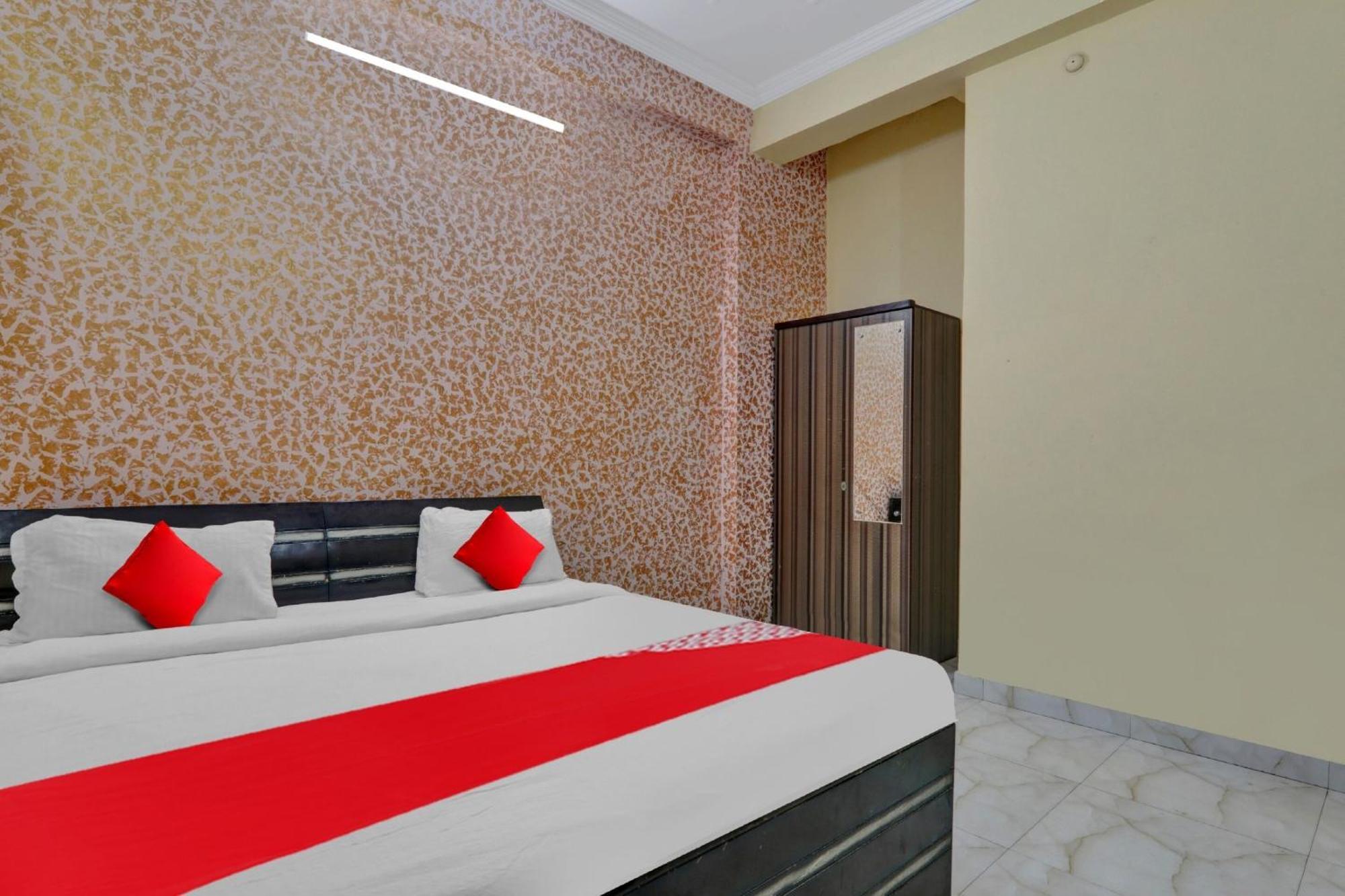Super Hotel O New A V Hospitality Chinhat Exterior photo
