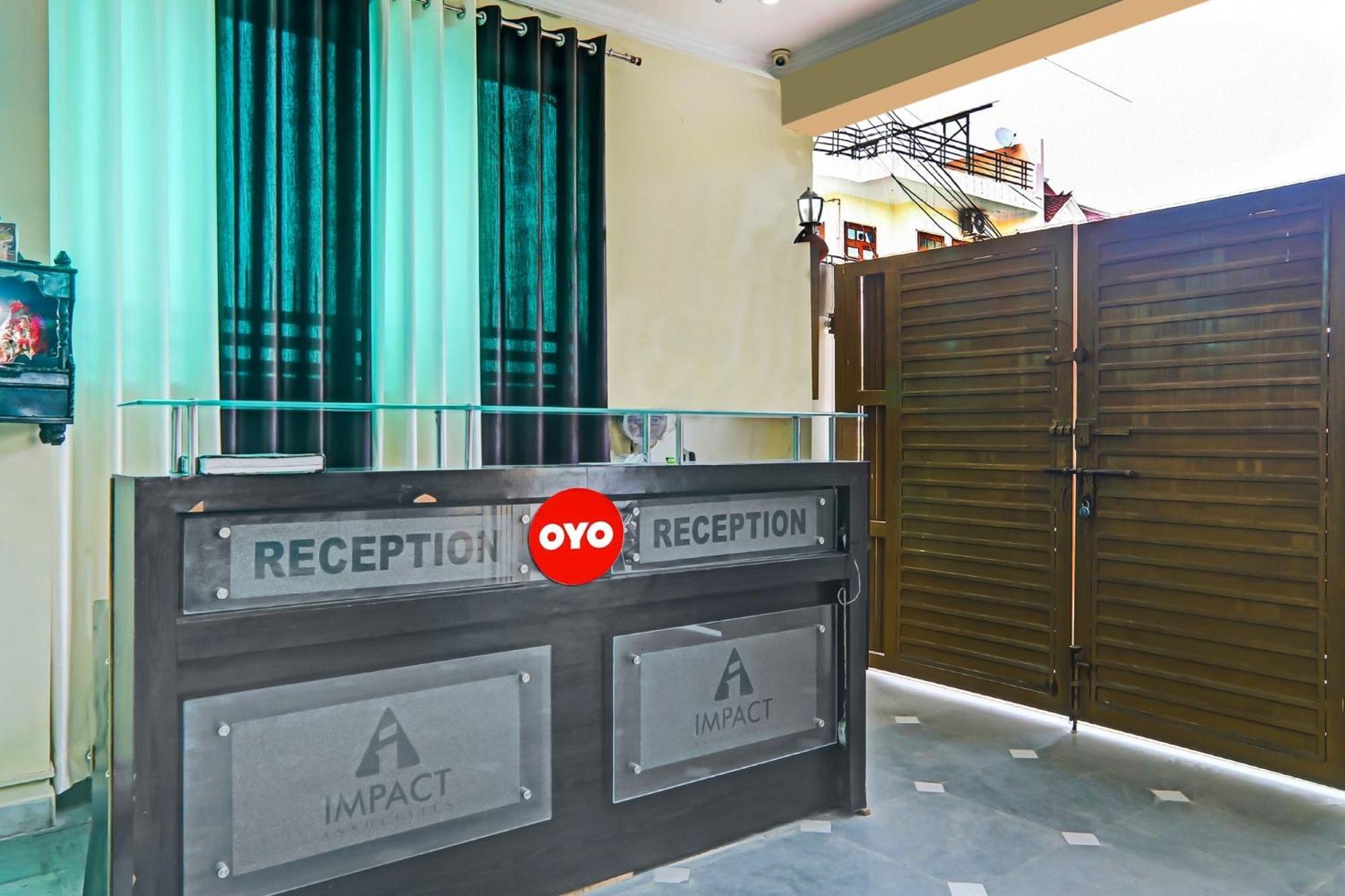 Super Hotel O New A V Hospitality Chinhat Exterior photo